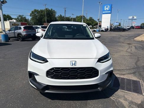 Used 2025 Honda HR-V LX image 2