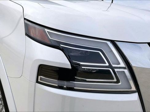 Used 2023 Nissan Armada SV image 35