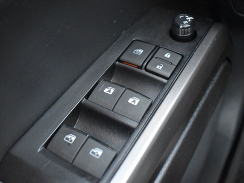 Certified 2023 Toyota Tacoma SR5 w/ Black Out Package (TMS) AWD/4WD image 11