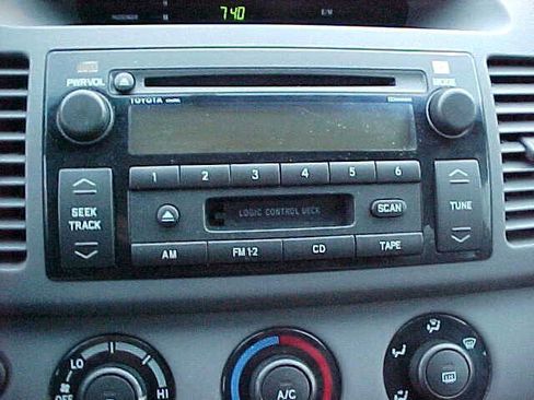 Used 2002 Toyota Camry LE image 23