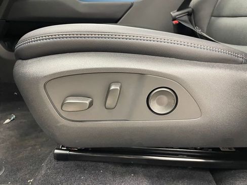 New 2026 Chevrolet Equinox EV LT image 9