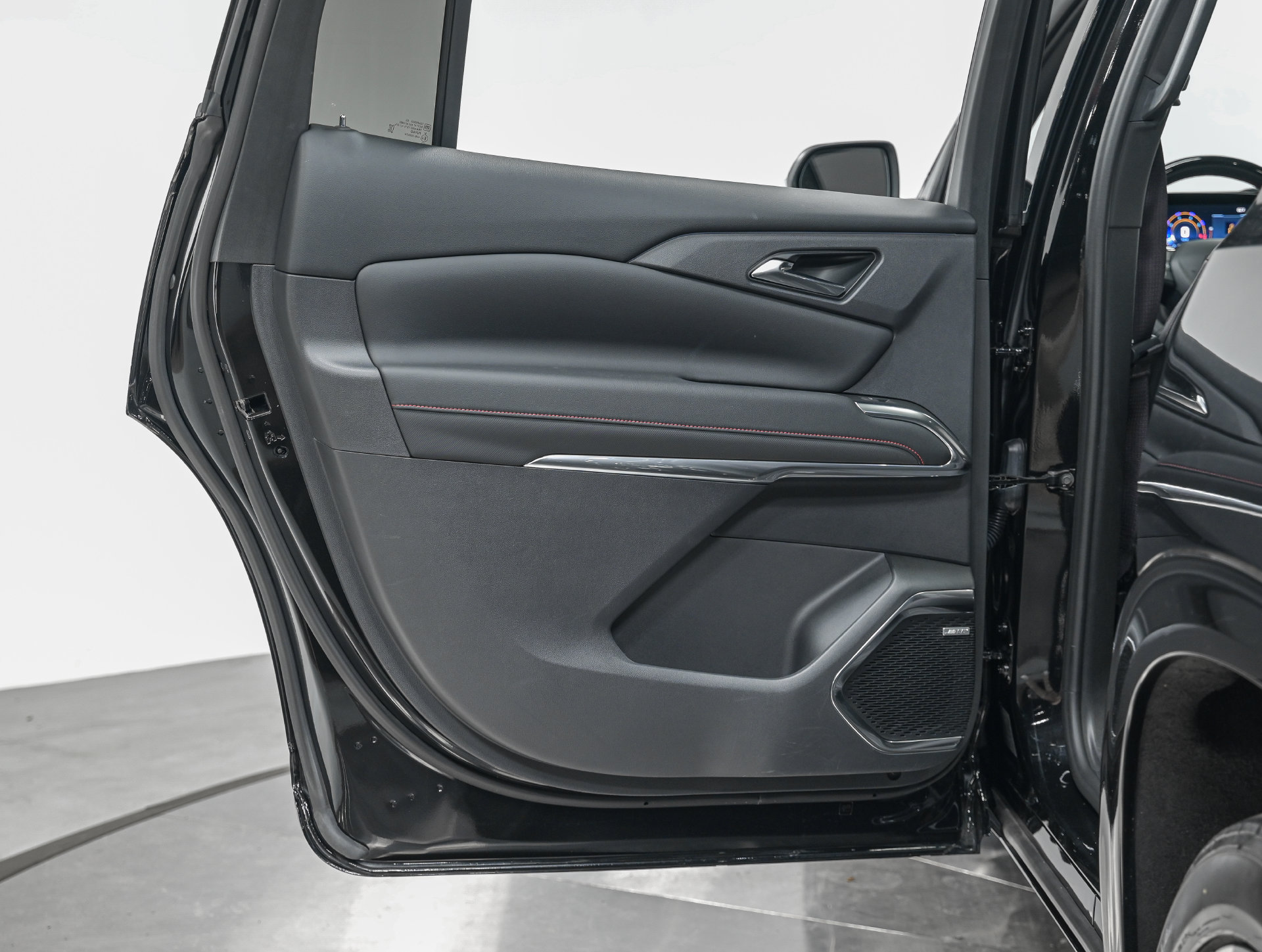 Used 2024 Chevrolet Traverse RS w/ LPO, Floor Liner Package AWD/4WD image 26