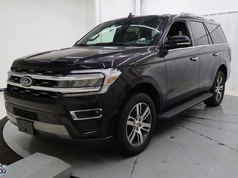 Certified 2024 Ford Expedition Limited image 10