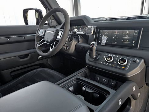 Used 2022 Land Rover Defender 110 V8 AWD/4WD image 4
