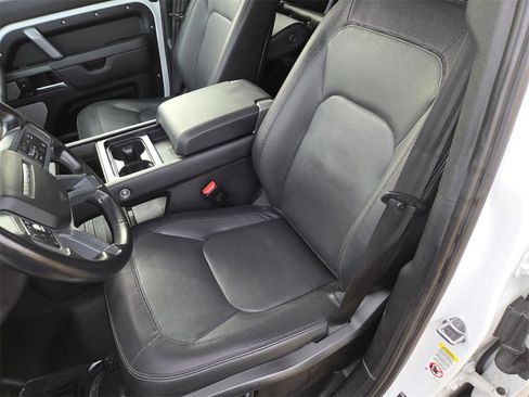 Used 2024 Land Rover Defender 130 X-Dynamic SE image 20