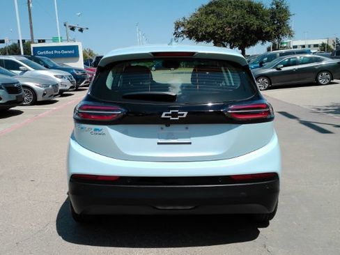 Used 2023 Chevrolet Bolt LT FWD image 8