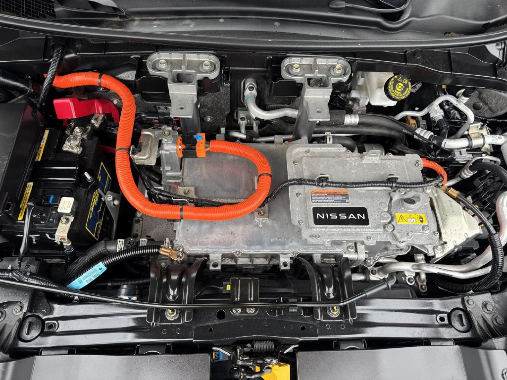 Certified 2023 Nissan Ariya AWD image 24