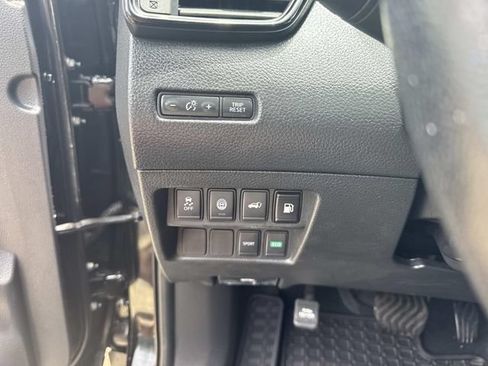 Used 2020 Nissan Rogue SV FWD image 26
