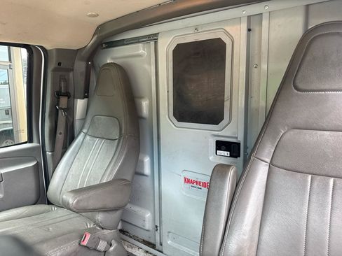 Used 2018 Chevrolet Express 3500 w/ Power Convenience Package RWD image 15