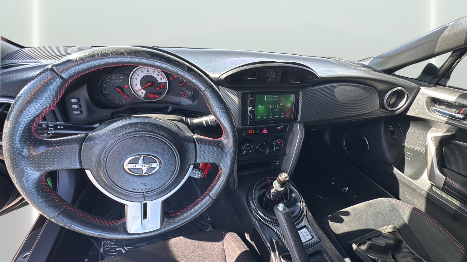 Used 2015 Scion FR-S RWD image 31