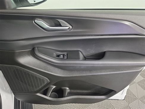 Used 2025 Jeep Grand Cherokee L Laredo image 41