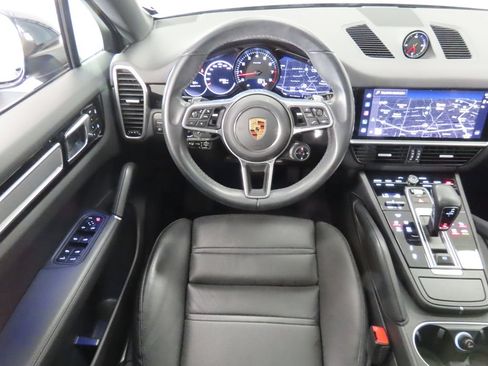 Certified 2023 Porsche Cayenne Coupe AWD/4WD image 16