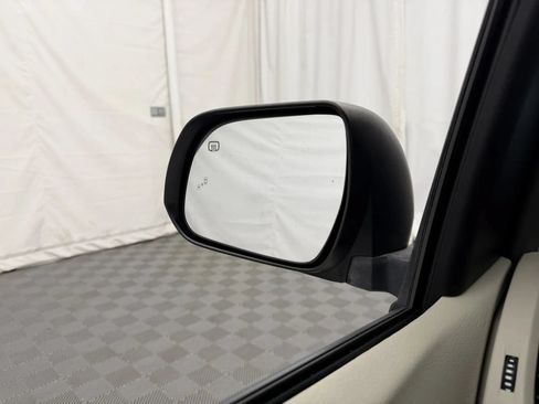 Used 2019 Toyota Sienna XLE FWD image 17