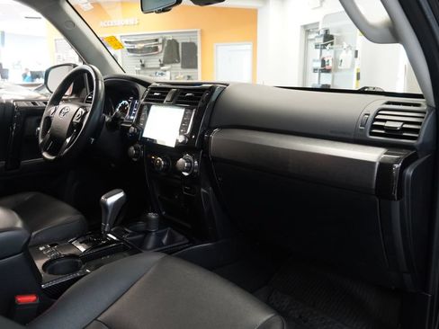 Used 2020 Toyota 4Runner TRD Off-Road Premium w/ Moonroof Package AWD/4WD image 35