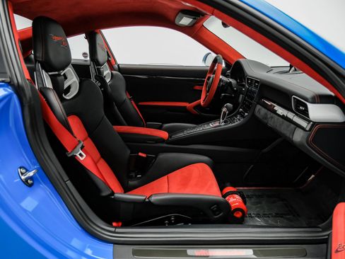 Used 2019 Porsche 911 GT2 RS RWD image 62