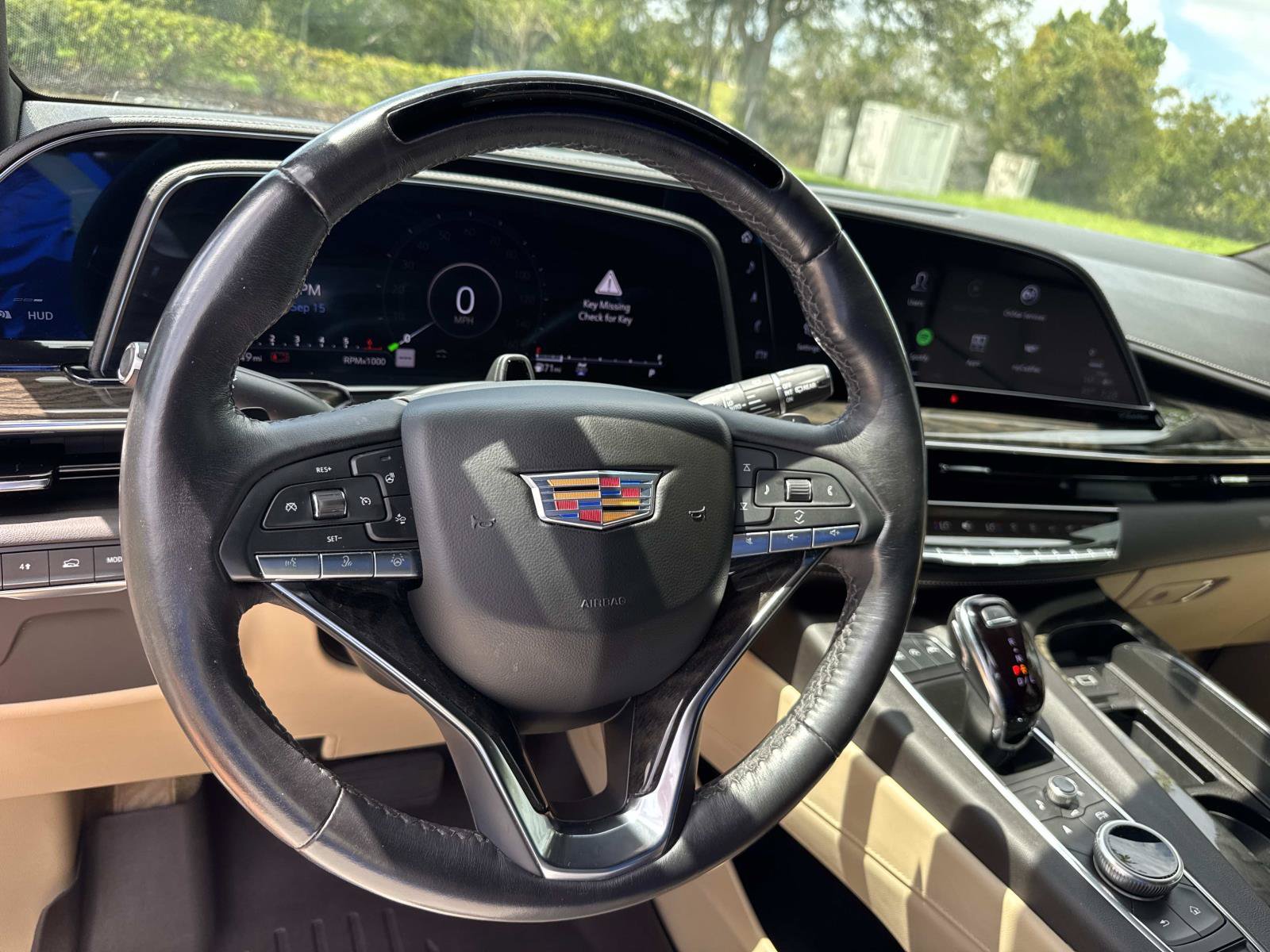 Certified 2024 Cadillac Escalade Premium Luxury AWD/4WD image 15