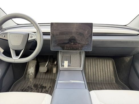 Used 2026 Tesla Model Y AWD image 12