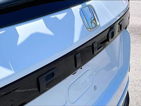 Certified 2024 Honda Pilot Touring image 24