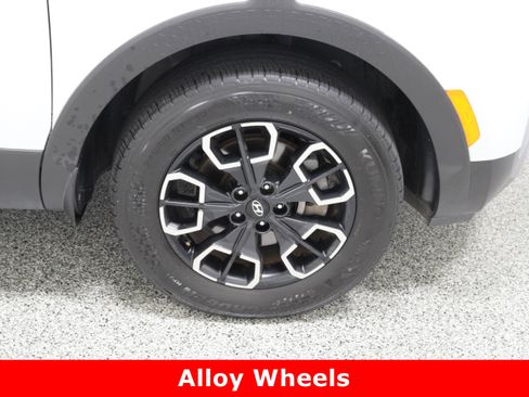 Used 2022 Hyundai Santa Cruz SEL Premium image 5