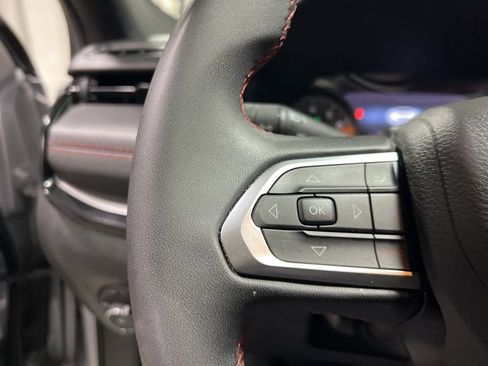 Used 2025 Jeep Compass Trailhawk image 26