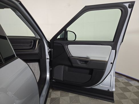Used 2025 Rivian R1S Adventure AWD/4WD image 18
