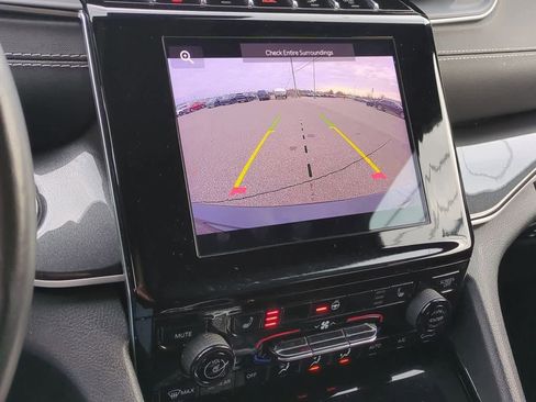 Used 2021 Jeep Grand Cherokee L Laredo image 27