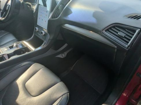 Used 2022 Ford Edge Titanium AWD/4WD image 26