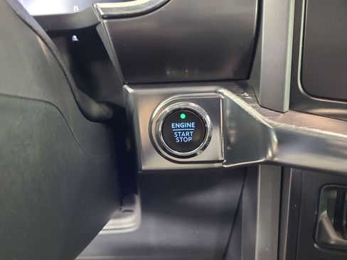 Used 2022 Ford F150 Lariat image 14