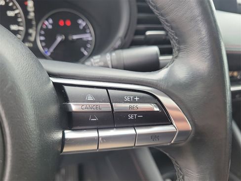 Used 2023 MAZDA MAZDA3 s image 24