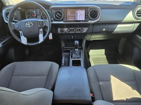 Used 2020 Toyota Tacoma SR5 AWD/4WD image 29