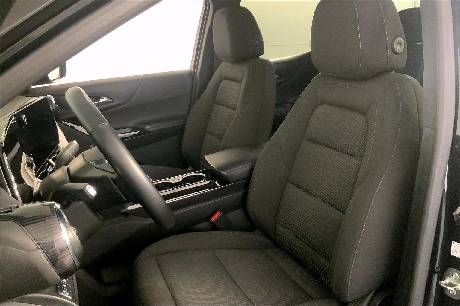 Used 2025 Chevrolet Equinox LT FWD image 22