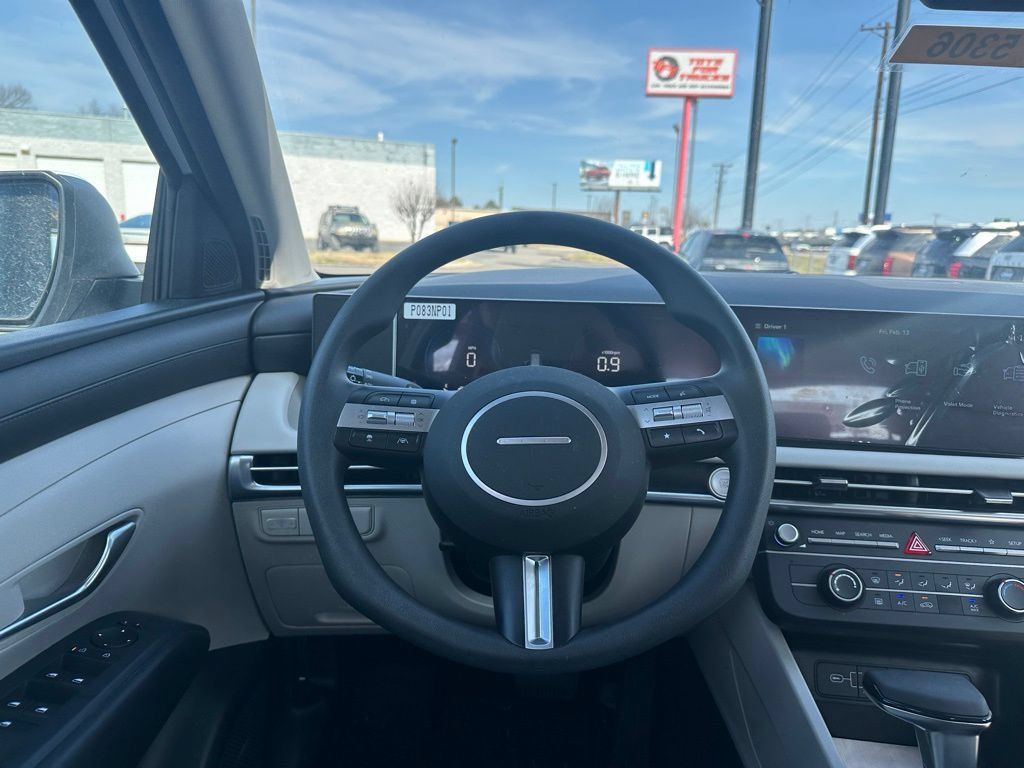 New 2025 Hyundai Tucson SE FWD image 9