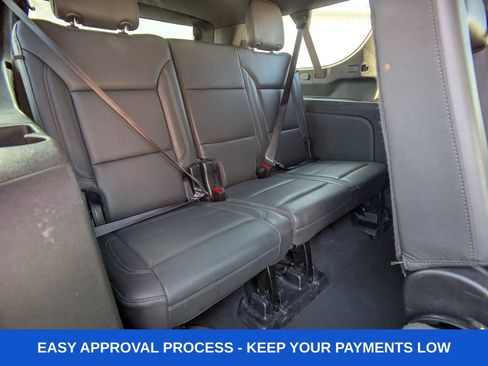 Used 2024 Chevrolet Suburban LT image 17