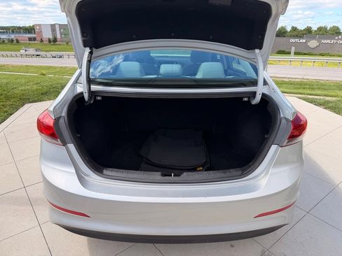 Used 2017 Hyundai Elantra SE w/ SE A/T Tech Package 03 FWD image 32