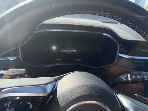 Used 2024 Jaguar F-PACE SVR image 5