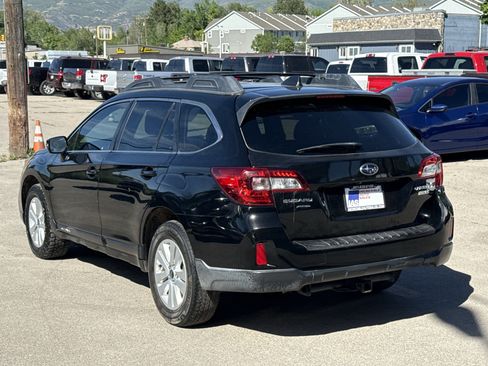 Used 2017 Subaru Outback 2.5i Premium AWD/4WD image 6