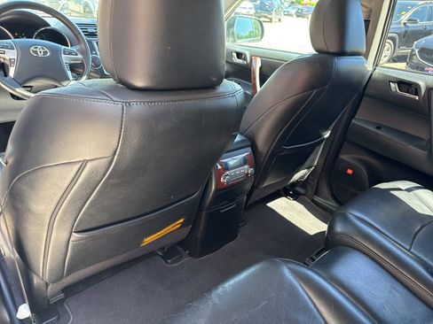 Used 2013 Toyota Highlander Limited AWD/4WD image 22
