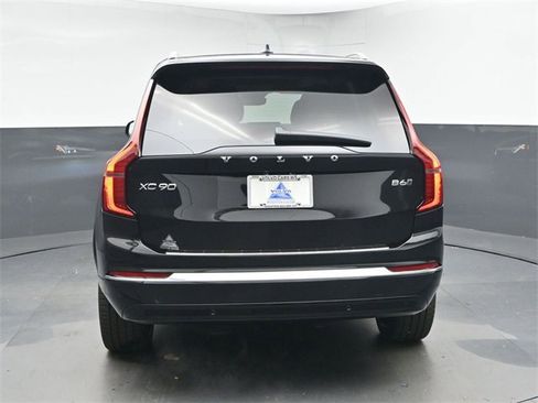 New 2026 Volvo XC90 B6 Plus w/ Protection Package Premier image 7