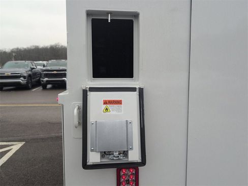 New 2025 Chevrolet Express 3500 image 21