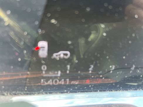 Used 2021 Cadillac Escalade Premium Luxury w/ Driver Assist Tech Package image 8