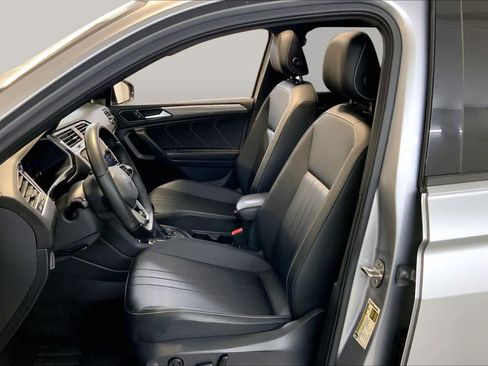 Used 2024 Volkswagen Tiguan SE R-Line AWD/4WD image 7