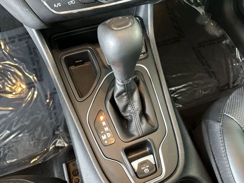 Used 2021 Jeep Cherokee Latitude Lux image 23