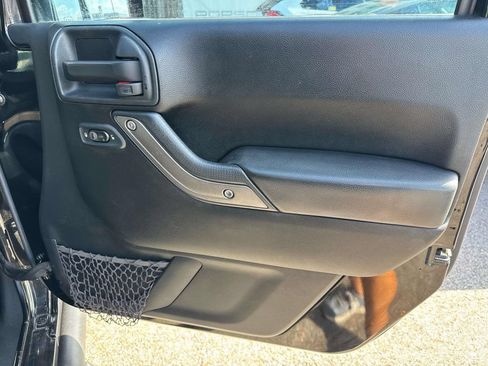 Used 2017 Jeep Wrangler Unlimited Sport w/ Quick Order Package 24S AWD/4WD image 13
