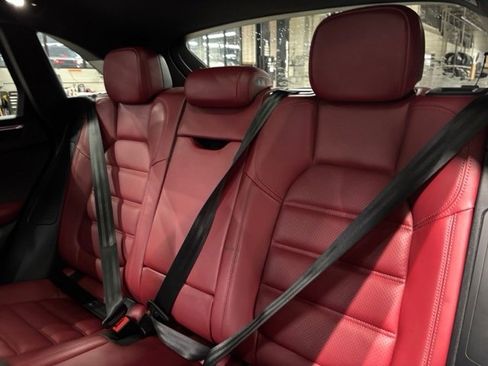 Used 2022 Porsche Macan S image 24