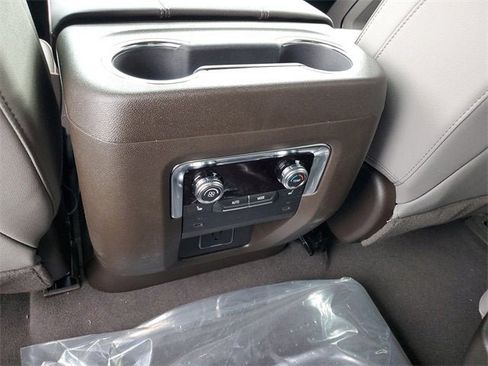 New 2026 GMC Yukon Elevation image 16