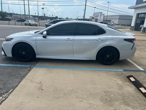 Used 2022 Toyota Camry XSE w/ Navigation Package AWD/4WD image 3