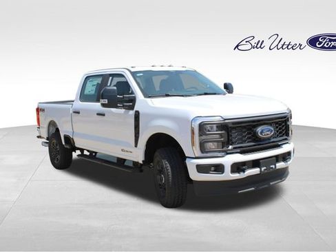New 2026 Ford F250 XL w/ STX Appearance Package AWD/4WD image 2
