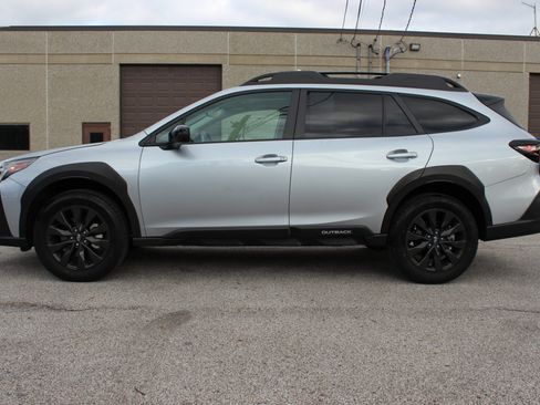 Used 2025 Subaru Outback Onyx Edition image 4