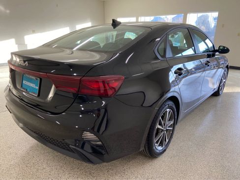 Used 2023 Kia Forte LXS image 5