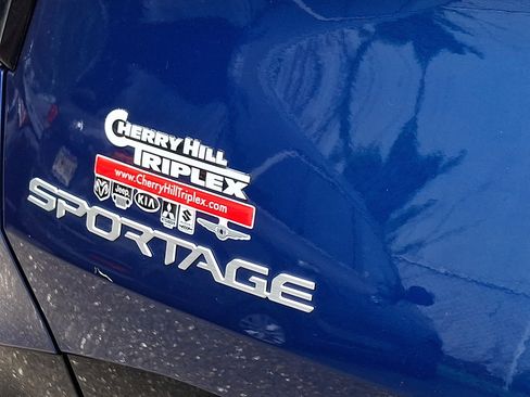 Used 2024 Kia Sportage SX AWD/4WD image 17